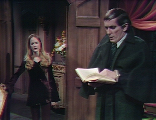 981-dark-shadows-carolyn-barnabas-book