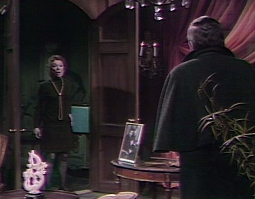 981-dark-shadows-julia-barnabas-shock