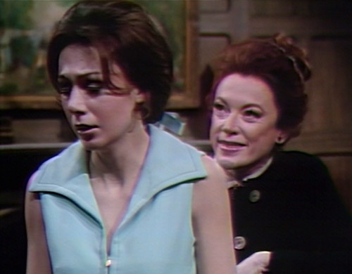 982-dark-shadows-maggie-julia-twist