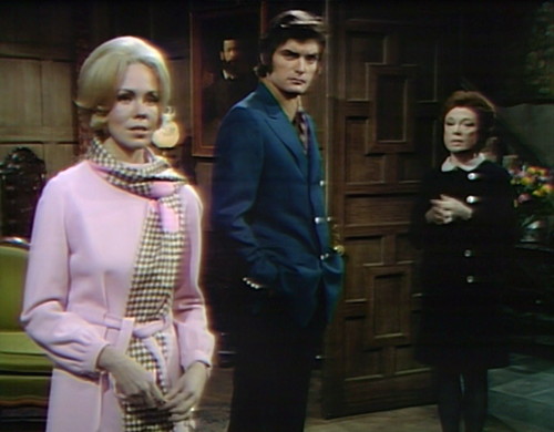 983-dark-shadows-angelique-quentin-julia-afterlife