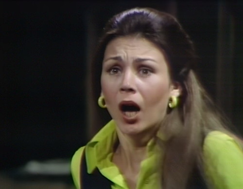 985-dark-shadows-maggie-runs