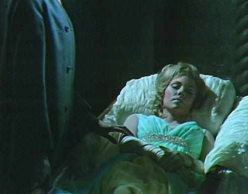 1000-dark-shadows-alexis-angelique-wake-up