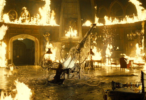 990-dark-shadows-movie-depp-burton-collinwood-house-burns