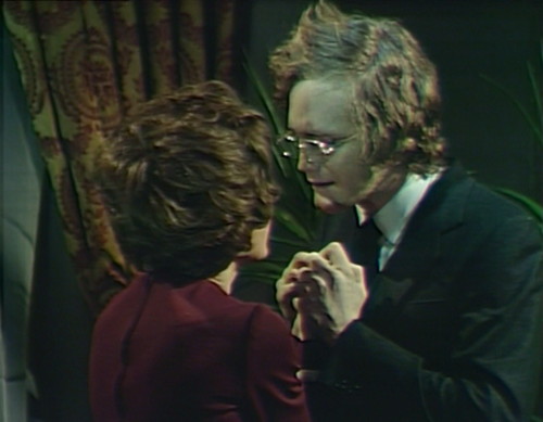 991-dark-shadows-sabrina-cyrus-more-worry