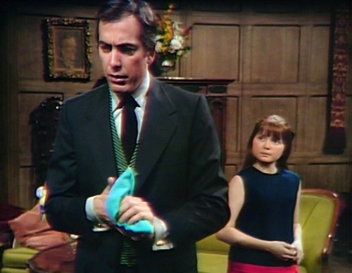 994-dark-shadows-trask-amy-handkerchief