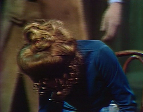 997-dark-shadows-buffie-chair