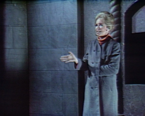 1001-dark-shadows-alexis-zipped