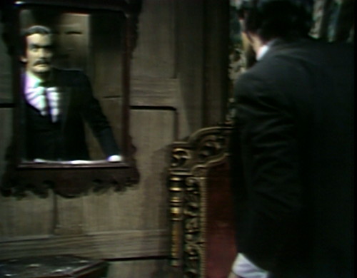 1001-dark-shadows-yaeger-mirror