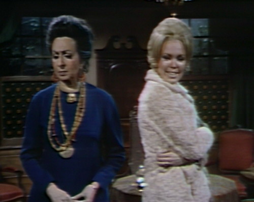 1003-dark-shadows-hannah-angelique-love